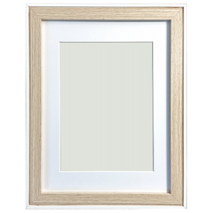 3006764B Wooden frame with white border 21x27 cm